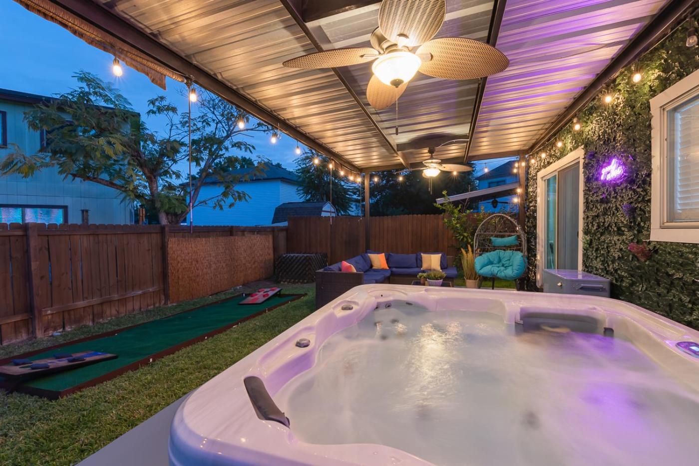 Gameroom, Bbq & Hot-tub By Lackland & Seaworld Ferienhaus
